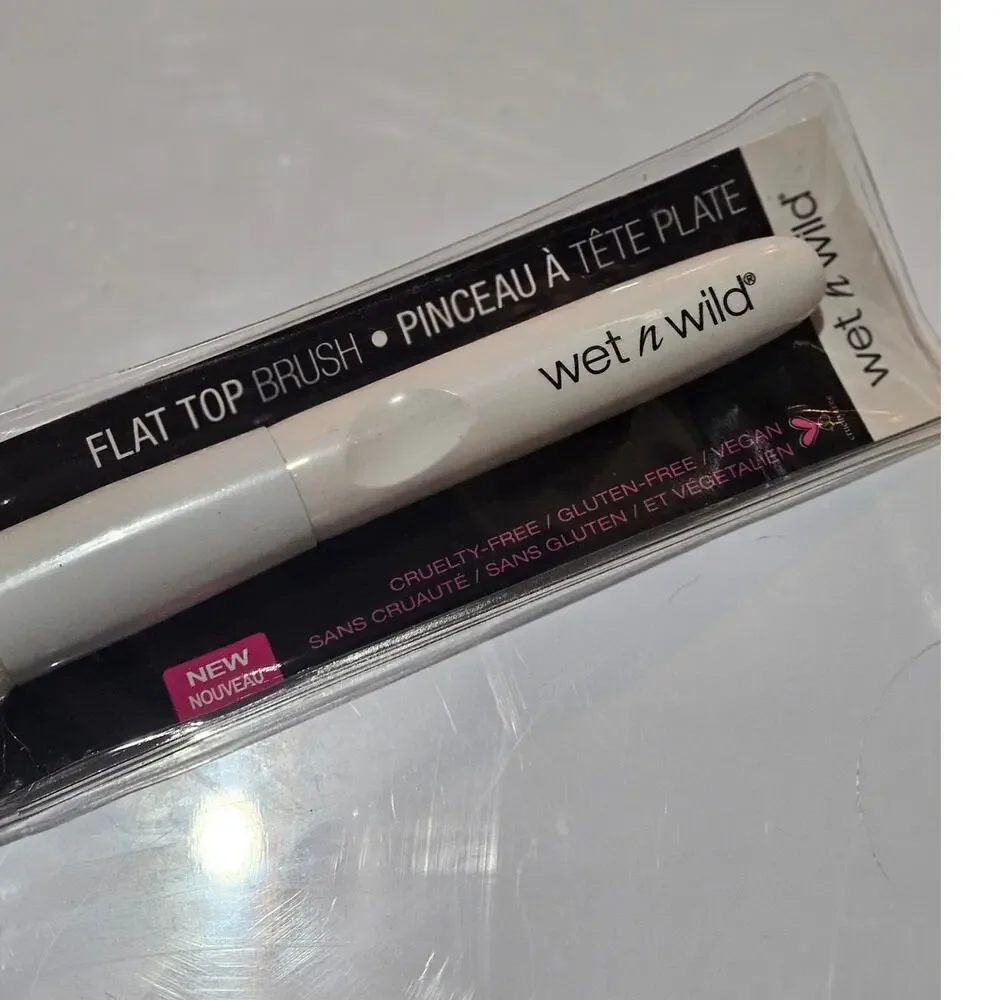 Wet n Wild Flat Top Brush ~ Cruelty-Free ~ Glutten Free ~ Vegan